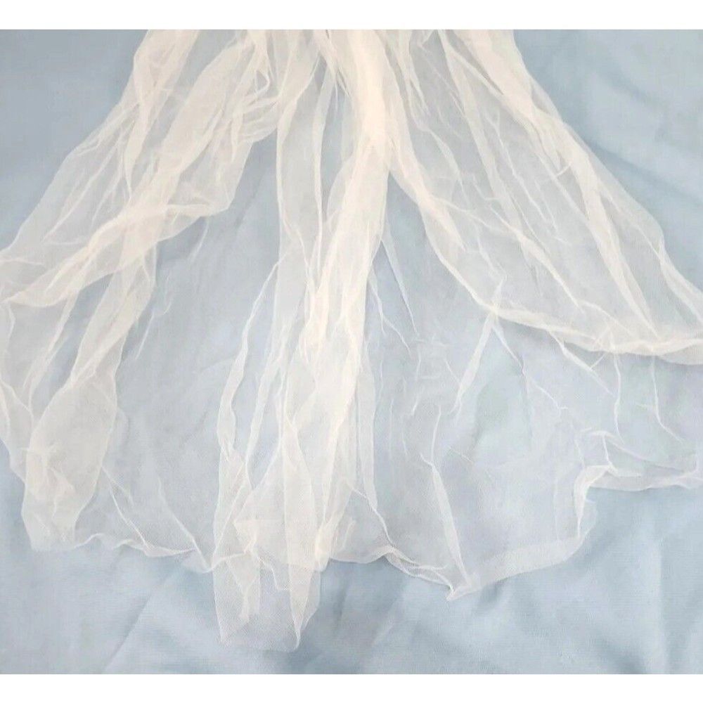 Brides & Hairpins Cristina Simple Veil Cathedral Ivory Single Tier Tulle, 106" - Picture 11 of 11